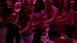 [Glee] Saison 3 - Episode 13 - Heart Th_heartcaps035