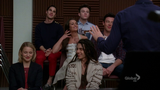 [Glee] Saison 3 - Episode 19 - Prom-A-Saurus - Page 3 Th_promcaps001