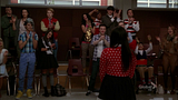 [Glee] Saison 3 - Episode 20 - Props Th_propscaps069