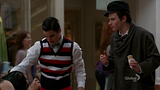 [Glee] Saison 3 - Episode 20 - Props Th_propscaps075