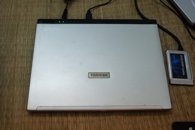 latop toshiba r100 top máy tính mỏng nhất thế giới giá rẻ DSC03723