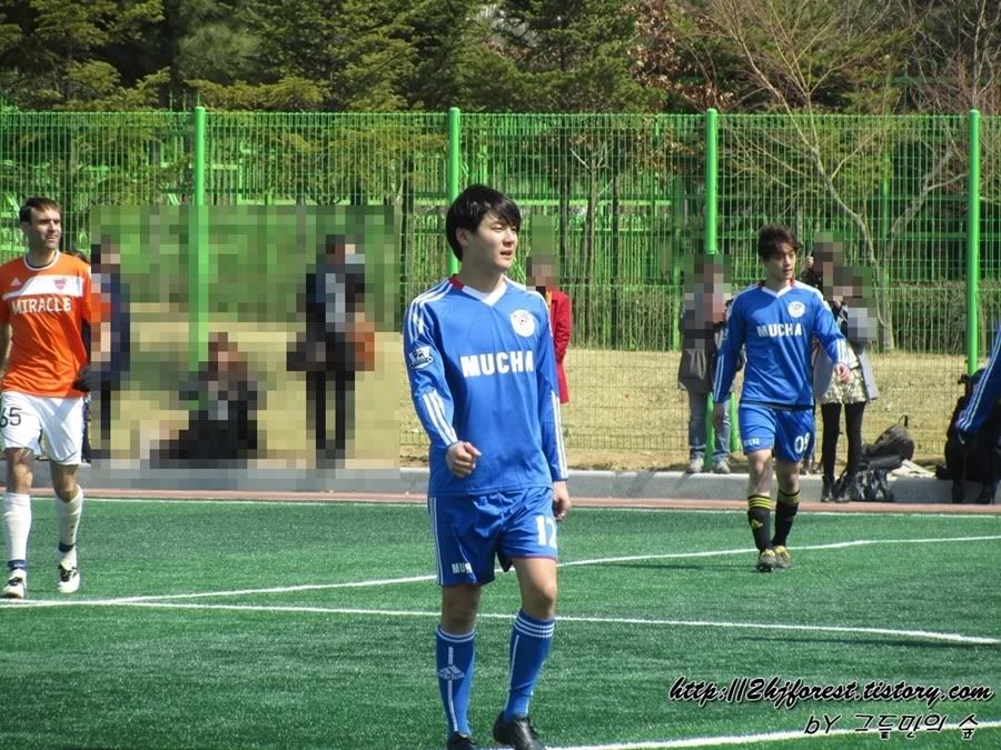 [HJL] En el partido de futbol de FC MEN [26.03.11] (6) 256d34d9d7e4098db7fd4856