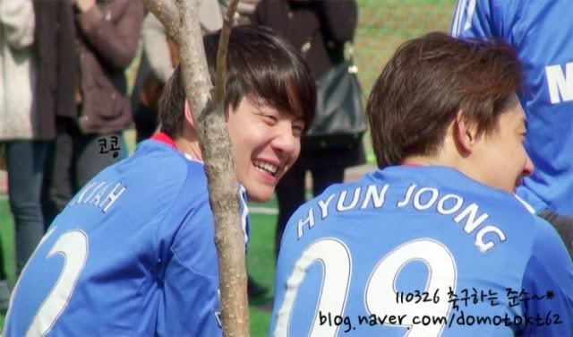 [HJL] En el partido de futbol de FC MEN (2) 56251104201103261948232164696216370_005