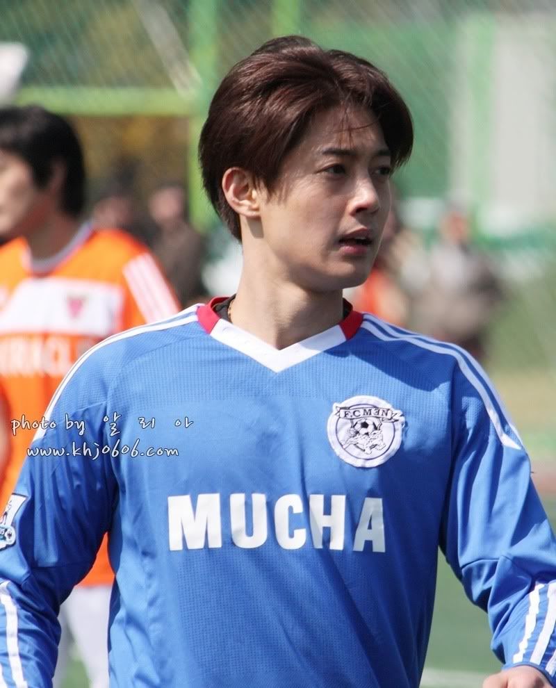 [HJL] En el partido de futbol de FC MEN [26.03.11] (4) 6a517e1b227f12a21ad57637