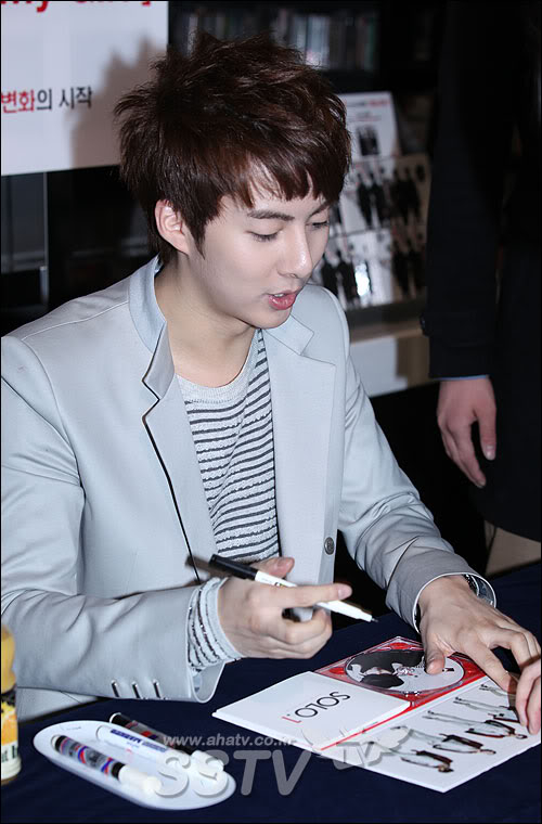 [HJB] ‘My Girl’ Solo Album Fansign Event  74ea78e4a70afe852d2e214b