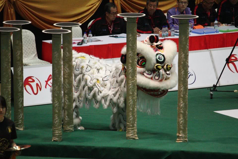 [Hinh] Ngày thi đấu đầu tiên giải gentting world lion dance championship 394641_475503255811963_554676174_n