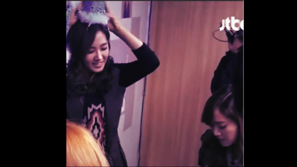 [PIC+VID+GIF][6/1/2012]«๑۩۞۩๑_ YURI ♥ JESSICA_๑۩۞۩๑_ PARIS ♥♕♥ ROMANTIC CITY ♥f  YULSIC_๑۩۞۩๑» - Page 11 Tumblr_lxo9khIXfW1qegqt2o2_1280