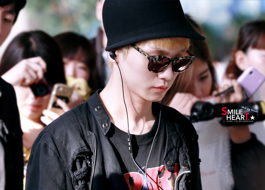 SHINee @ Gimpo airport (To Japan) [111002] 13243751