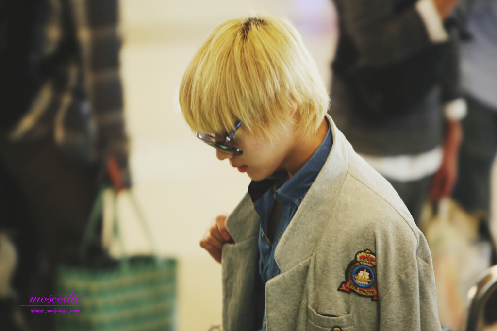 SHINee @ Gimpo airport (To Japan) [111002] Img0057er