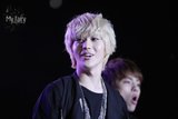 SHINee @ Hallyu Dream Concert [111003] Th_1110032s