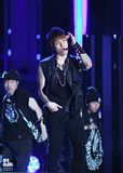 SHINee @ Hallyu Dream Concert [111003] Th_txLdw