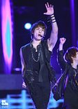 SHINee @ Hallyu Dream Concert [111003] Th_yBfNO