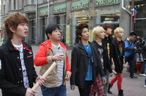 SHINee @ Russia 110906/7 Tumblr_lrctcvU82I1qcl8qx