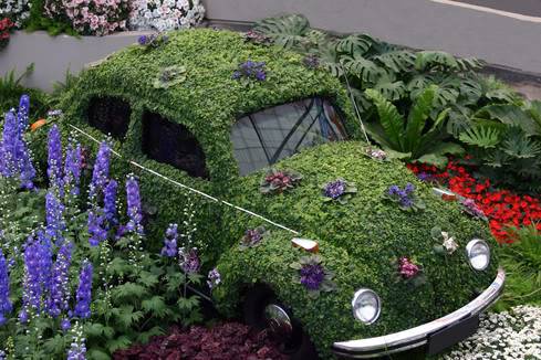 Covered Cars Luckyoliver-1159236-blog-garden_car