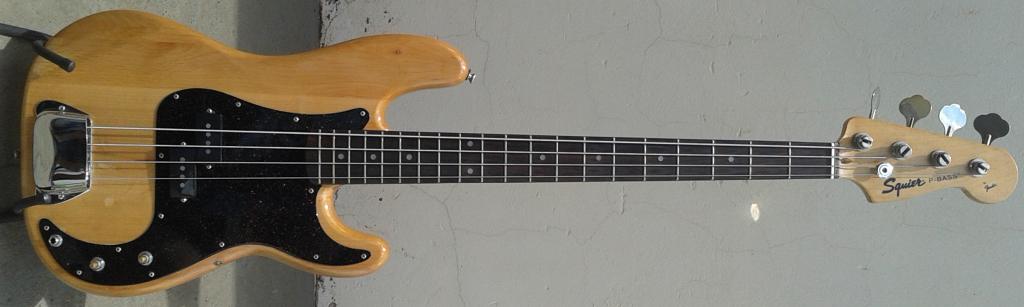 Diferença entre os pedaços de um corpo de um baixo SX na Rondo Music... - Página 3 Squier-PBass_zps0571e4cb