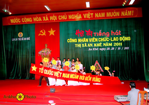 Hội thi tiếng hát Công nhân viên chức lao động Thĩ xã An Khê 2011 DSC_8977