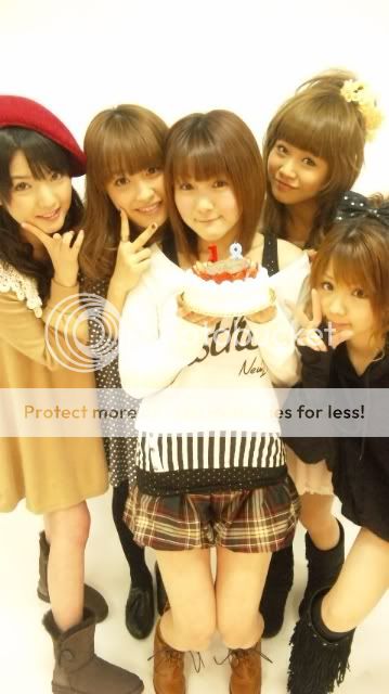 Momusu pictures ^o^ ♥ Tumblr_lew9lvs6zO1qdy2mgo1_500