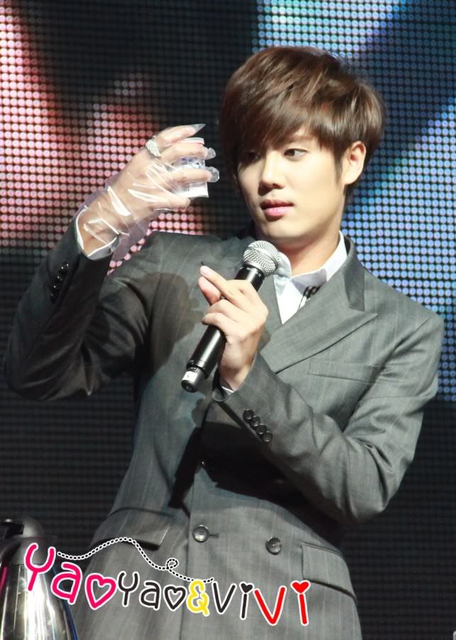 [KJ] Story in HongKong Fanmeeting (3) 3ff0f82b27c5f6775243c1e8