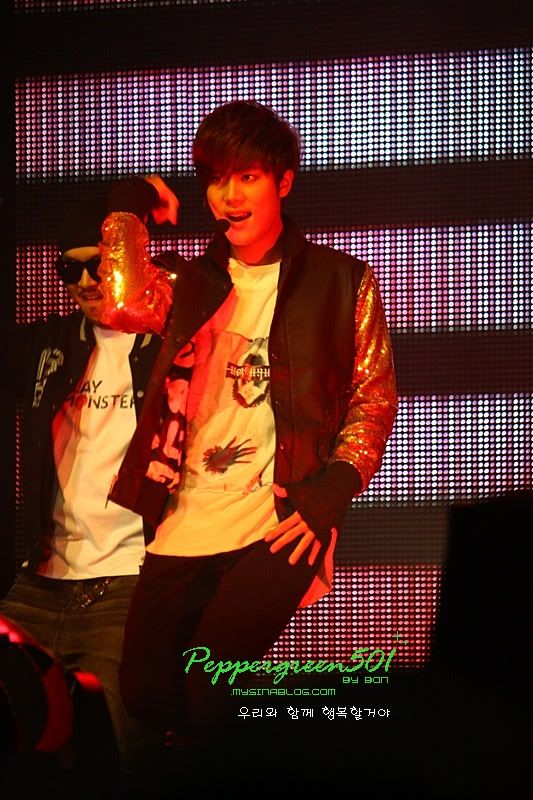 [YS+KJ] KyuJong & YoungSaeng AND Story in HongKong (5) 5dfe33a43d47b8c4461064ce-2