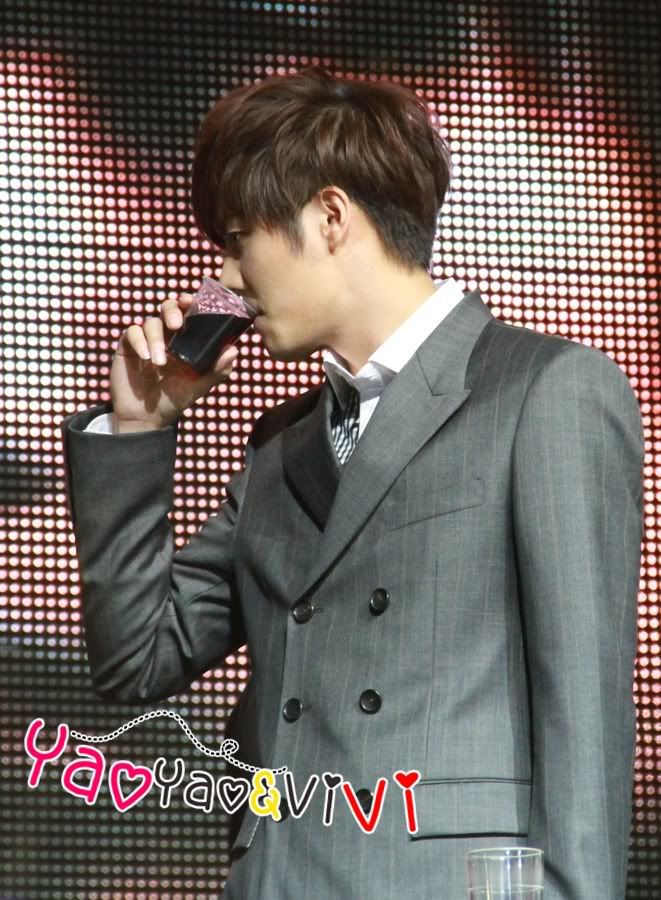 [KJ] Story in HongKong Fanmeeting (3) 85e336f357d9755cb17ec5df