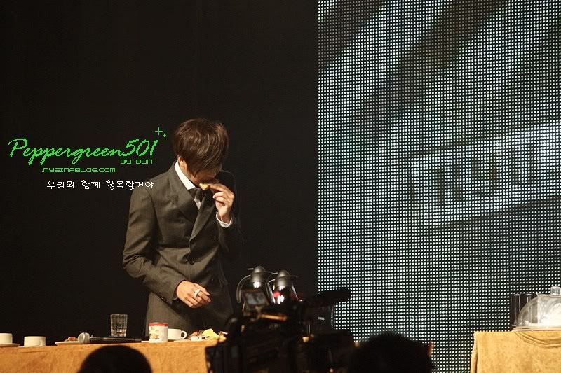 [YS+KJ] KyuJong & YoungSaeng AND Story in HongKong (5) A10b69fb5d73767e5d6008ce-2