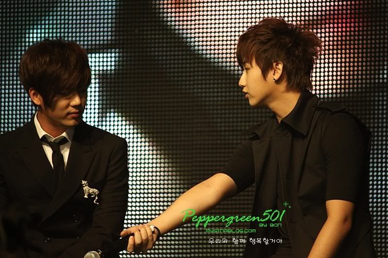 [YS+KJ] KyuJong & YoungSaeng AND Story in HongKong (5) Ddc3af9207b5f72254fb96cb-2