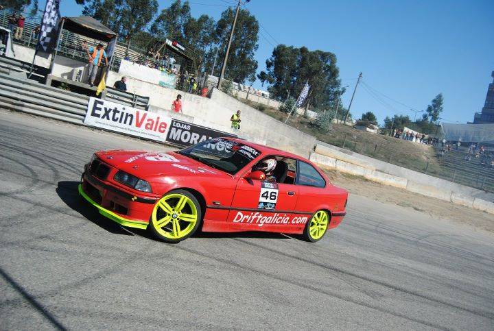 Recopilatorio de fotos y videos del KD European Drift de Lousada! - Página 3 315963_230108070381531_100001470184938_657693_1687884185_n