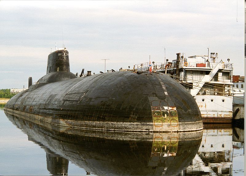  Submarino nuclear Ruso Clase «Akula»	    800px-Russian_Typhoon-class_submarine