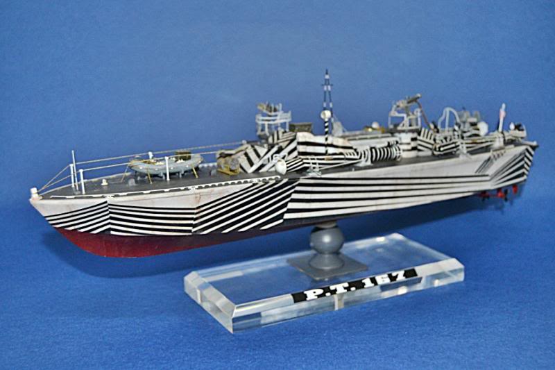 Torpedera PT-167 revell 1/72 con razzle dazzle DSC_0048