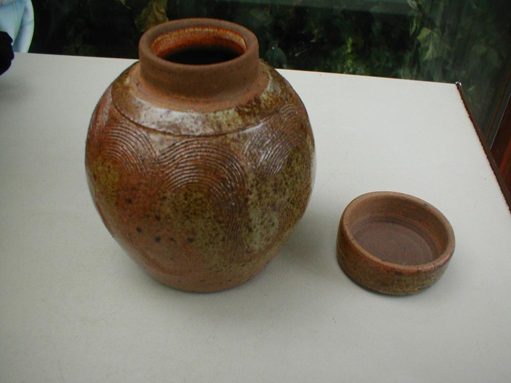 Salt glazed lidded pot with combed decoration, unmarked - Eeles pottery? Purbeckandstudiopot002_zps4316c201