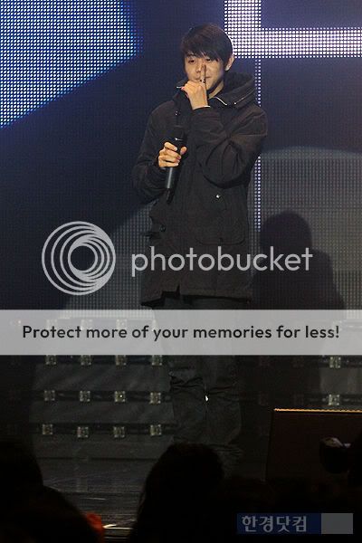 [06-03-2011] Yoseob en la Cube Star Party 20110306749272011030640