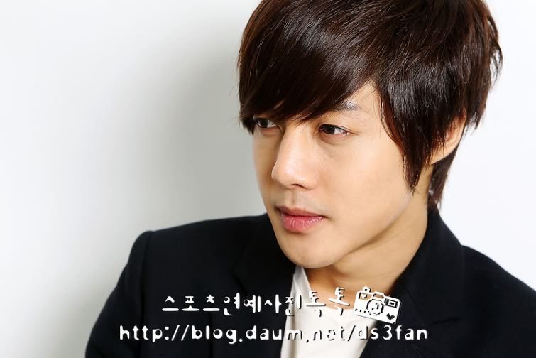 Kim Hyun Joong mas fotos nuevas L-nf1