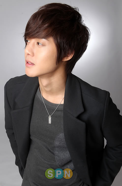 Kim Hyun Joong mas fotos nuevas L-spn8