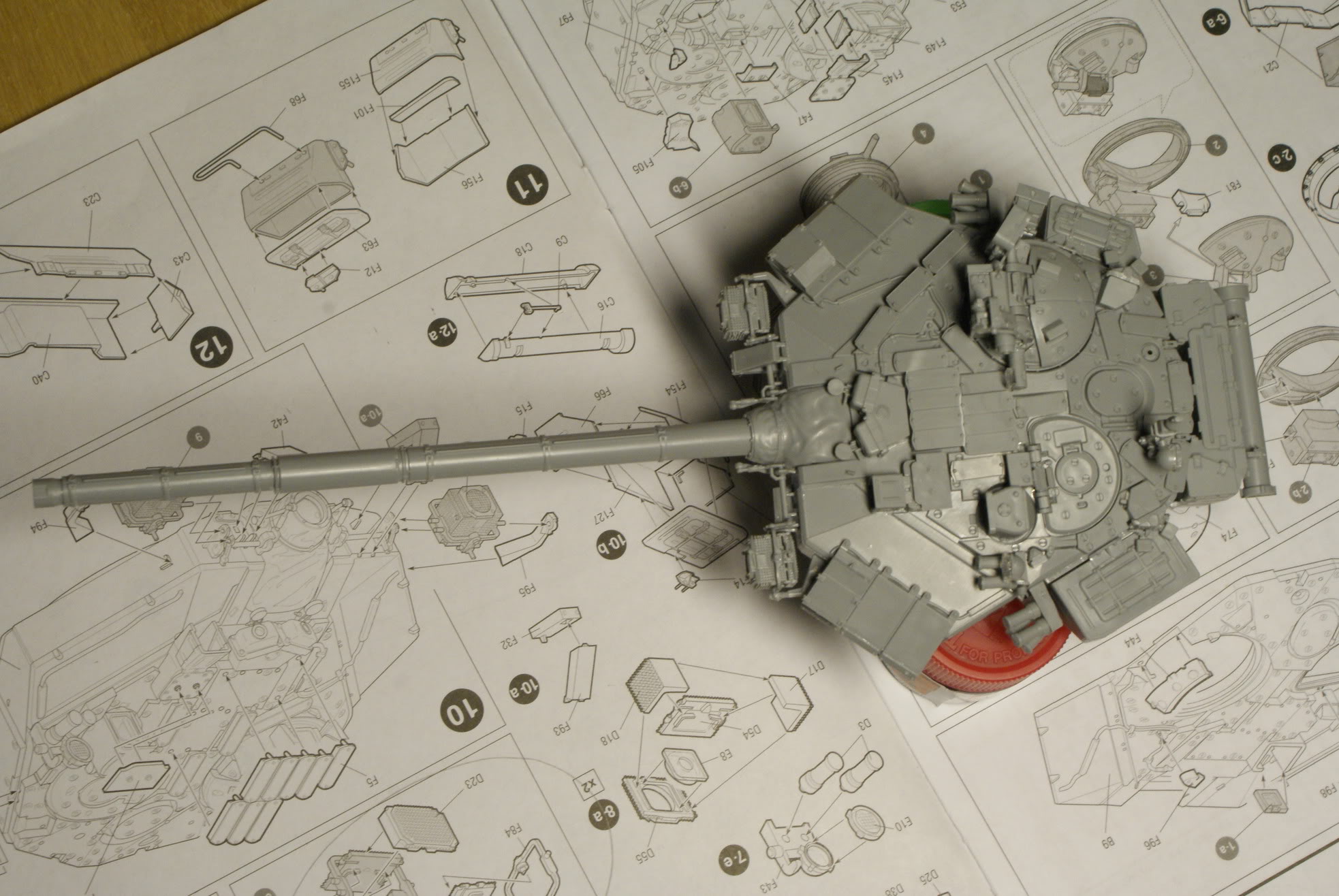 Zvezda 1/35 - Russian MBT T-90 - Sida 2 _DSC5125