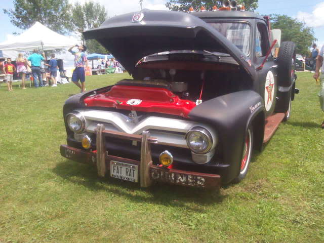 Car show at Fox Lake July241092