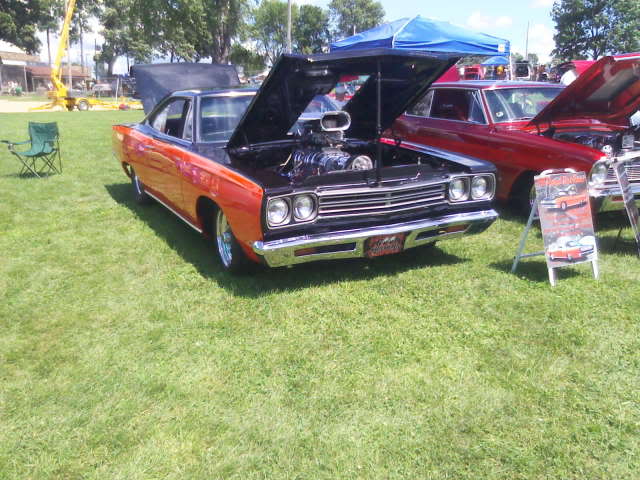 Car show at Fox Lake July241137