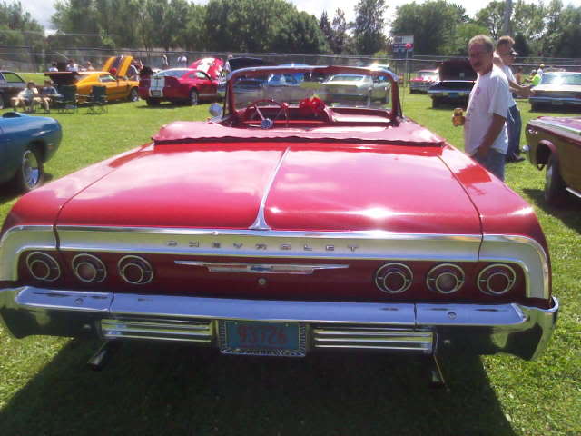 Car show at Fox Lake July241149