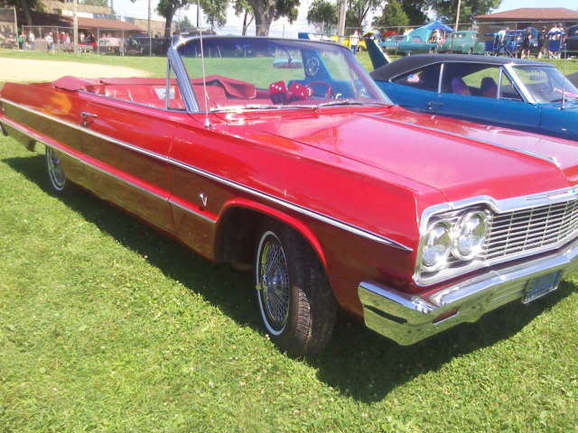 Car show at Fox Lake July241150