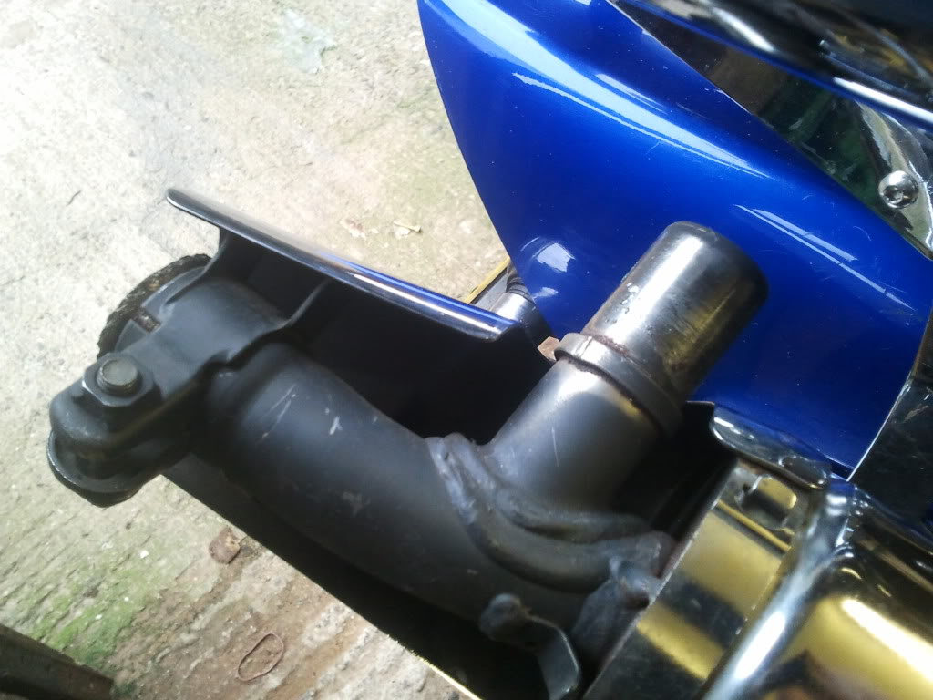 Stock exhaust removal  2012-01-09105213