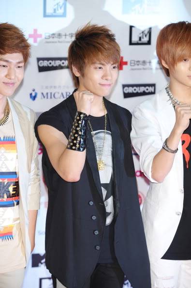 SHINee @ MTV VMAJ Red Carpet [110625] 117314539