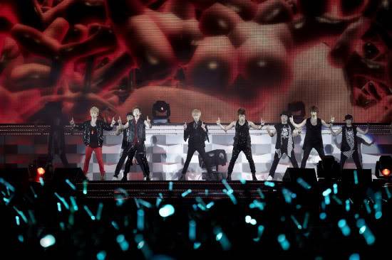 SHINee surengia sėkmingą koncertą Taivane 20110717_shinee_taiwan_concert_11