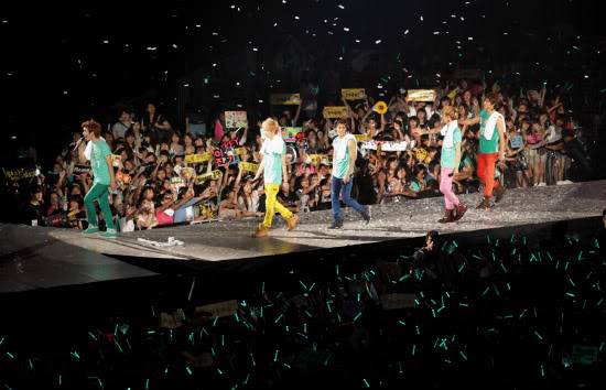 SHINee surengia sėkmingą koncertą Taivane 20110717_shinee_taiwan_concert_3