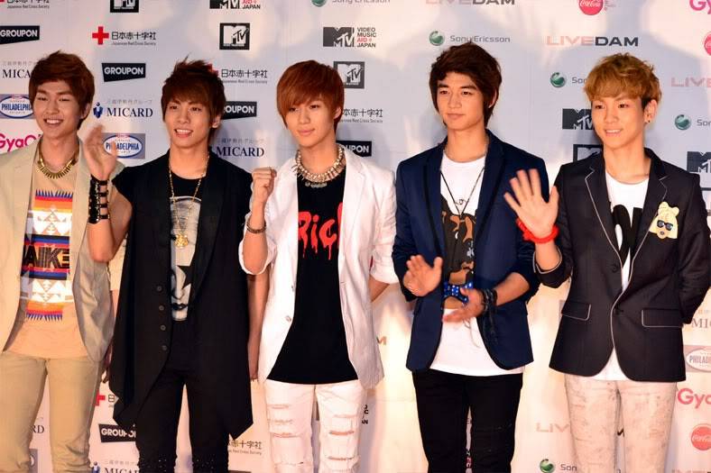 SHINee @ MTV VMAJ Red Carpet [110625] Tumblr_lnc4j6XfZi1qa4rk1o1_1280