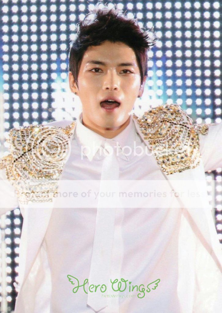 [PICS][111015-111016] JYJ Unforgettable Concert in Japan (JJ- focused) 471