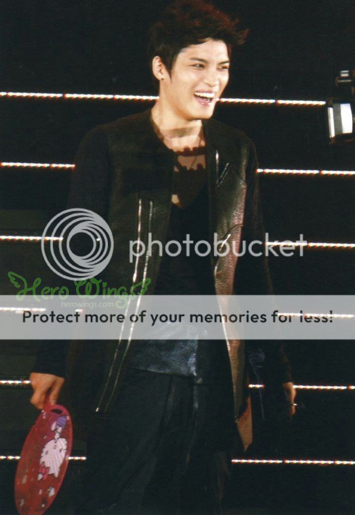 [PICS][111015-111016] JYJ Unforgettable Concert in Japan (JJ- focused) 481