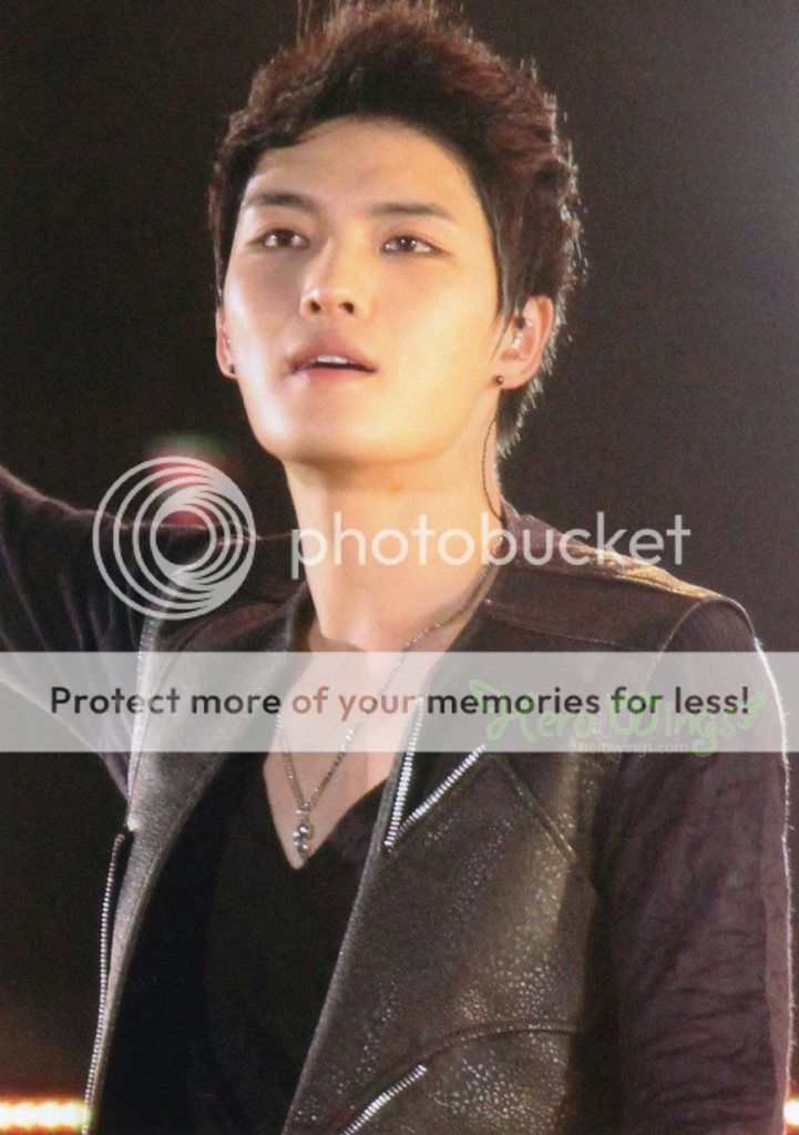 [PICS][111015-111016] JYJ Unforgettable Concert in Japan (JJ- focused) 486