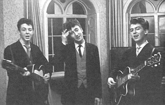 The Beatles-1959 The-Quarry-Men-the-beatles-12610477-550-350