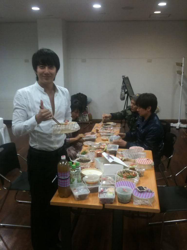 [trans+fotos] Hyung Jun en Twitter (8.11.10) 22