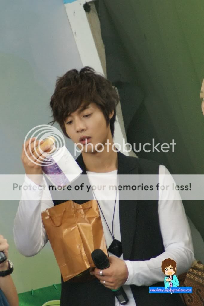 [HJL] TFS Meet & Greet (Fansign Event) (5)  4b77f98168a150f36d811997