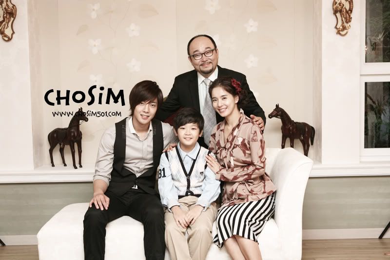 [HJL] La familia Baek Ad295350d67a7b6f43a75bd3